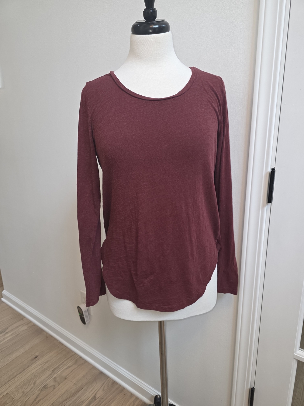 LOFT Long-Sleeve Crewneck Top in Burgandy